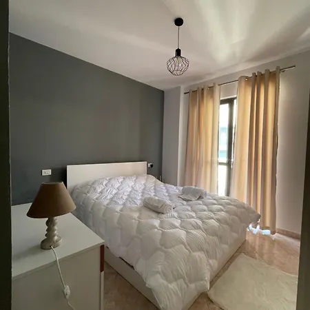 Apartment Plis Myslym Shyri *